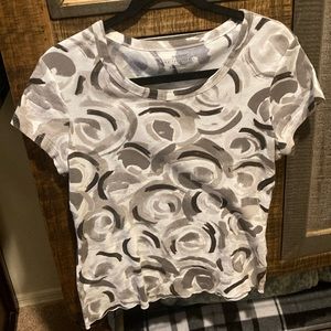 Grey rose t-shirt